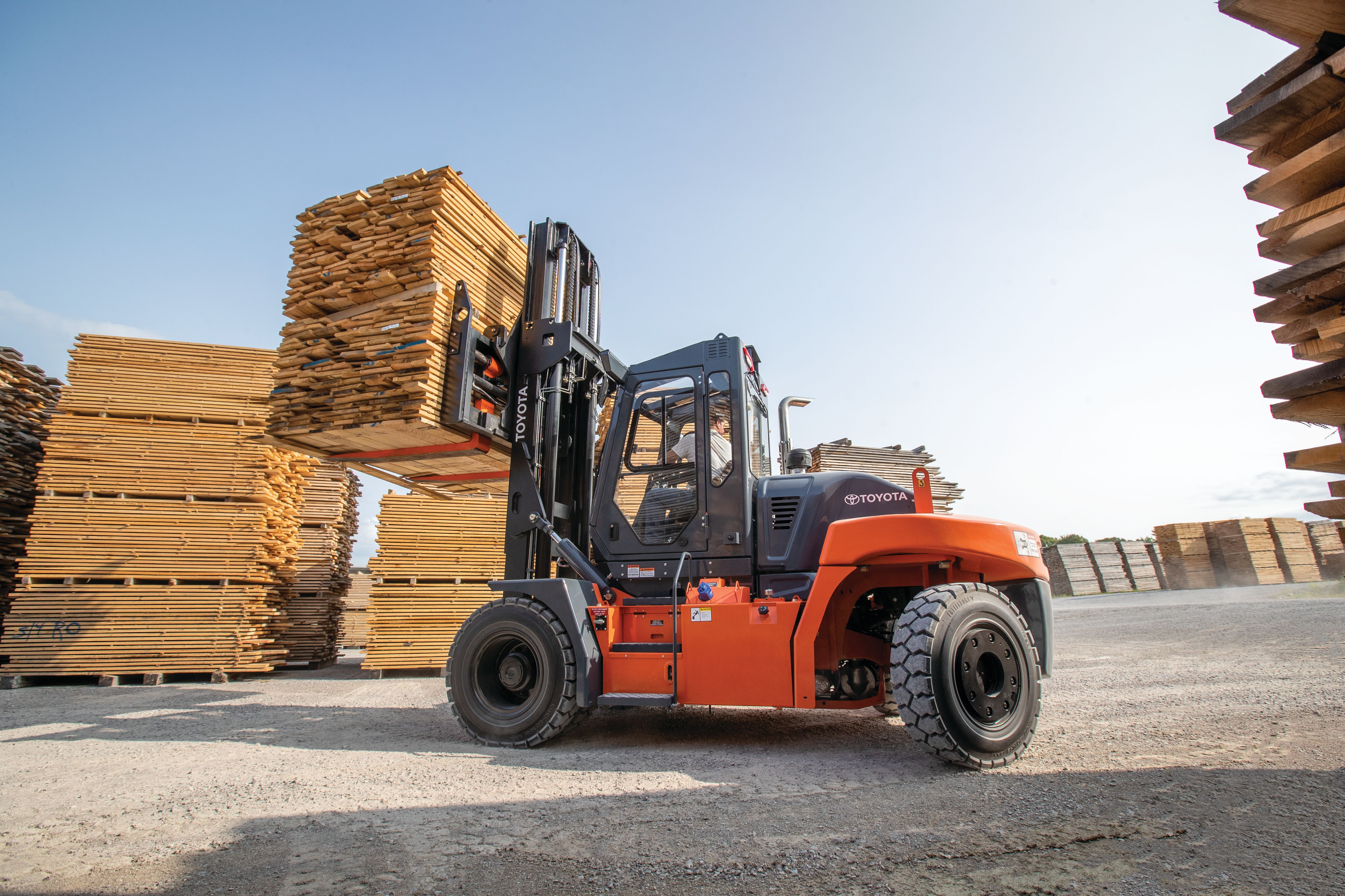 Specialized Forklifts for Lumber Yards & Saw Mills | Toyota Forklifts